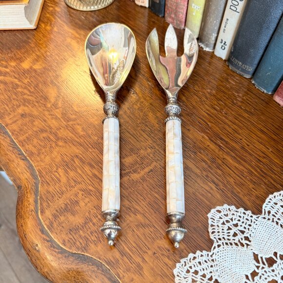 TOWLE Silversmiths Two-Piece Salad Serving Set Mother of Pearl Handles - Picture 7 of 17